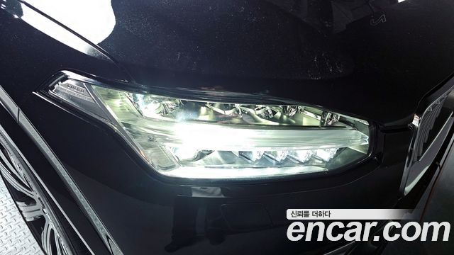 Volvo XC90 2021 — photo 8