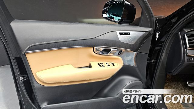 Volvo XC90 2021 — photo 14