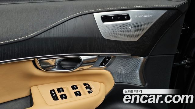 Volvo XC90 2021 — photo 29