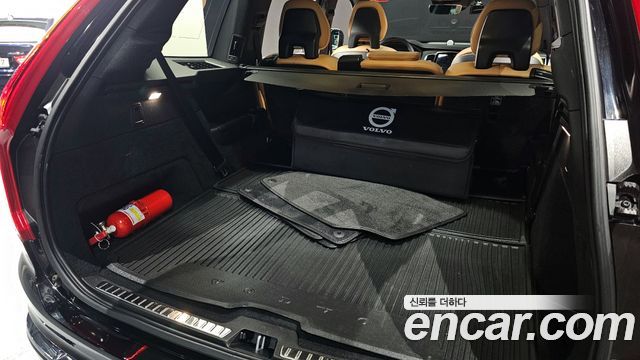 Volvo XC90 2021 — photo 31