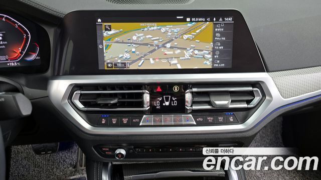 BMW 4-Series 2021 — photo 20