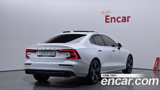 Volvo S60 2020 — photo 2