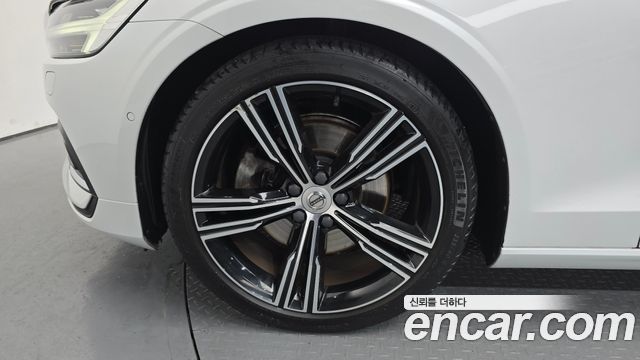 Volvo S60 2020 — photo 5