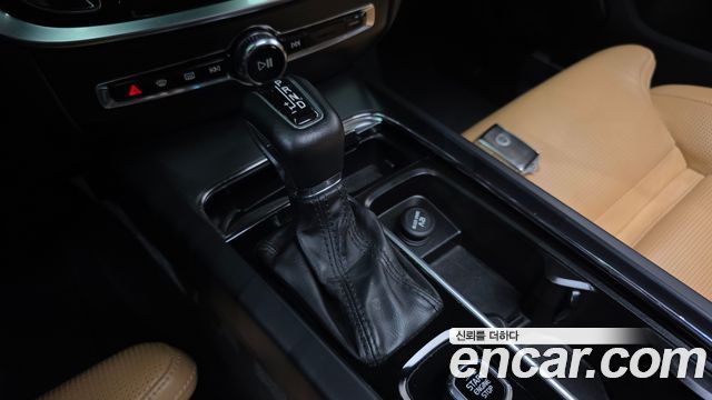 Volvo S60 2020 — photo 9