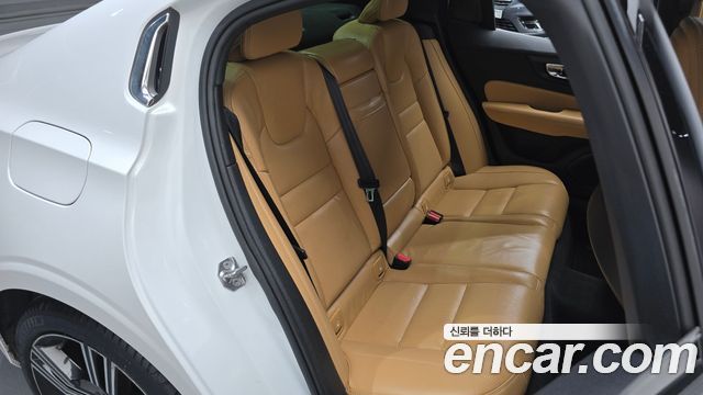 Volvo S60 2020 — photo 12