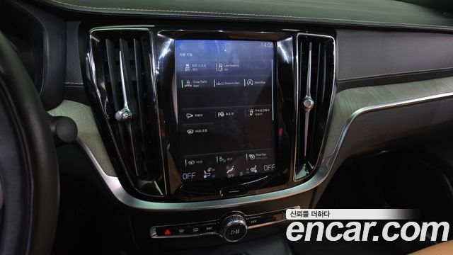 Volvo S60 2020 — photo 15