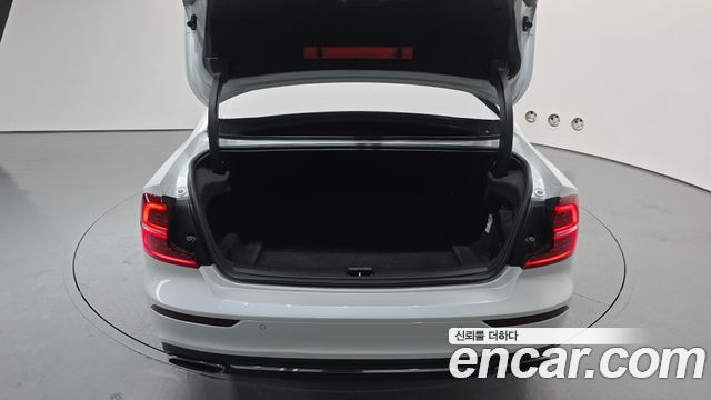 Volvo S60 2020 — photo 20
