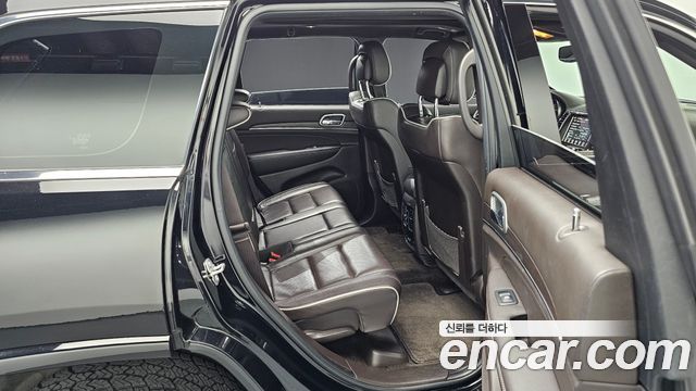 Jeep Cherokee 2018 — photo 11