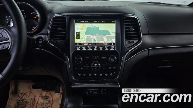 Jeep Cherokee 2018 — photo 16