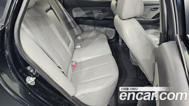 Hyundai AVANTE 2010 — photo 11