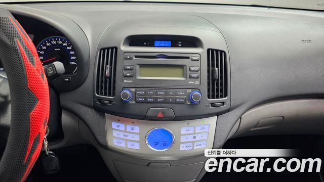 Hyundai AVANTE 2010 — photo 14