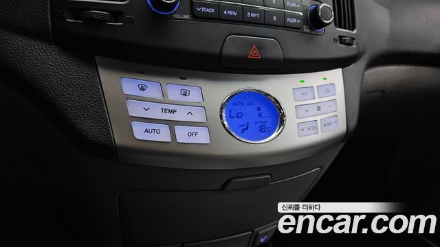 Hyundai AVANTE 2010 — photo 17