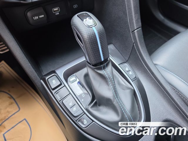 Hyundai Veloster 2021 — photo 15