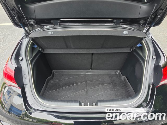Hyundai Veloster 2021 — photo 16