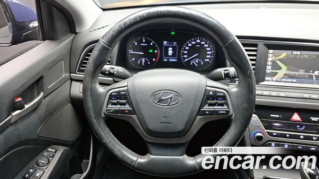 Hyundai AVANTE 2016 — photo 12