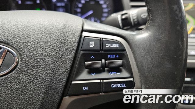 Hyundai AVANTE 2016 — photo 16