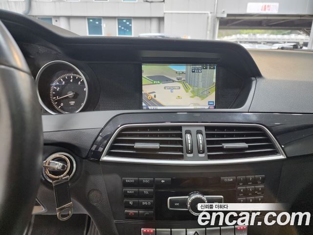 Mercedes-Benz C-Class 2013 — photo 8