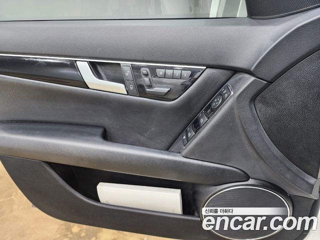Mercedes-Benz C-Class 2013 — photo 12