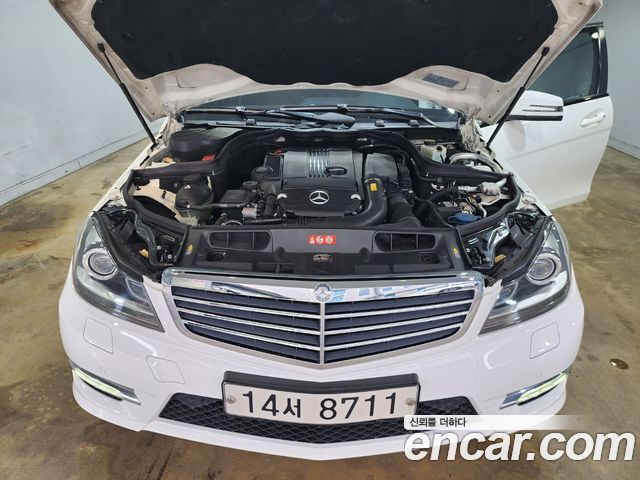 Mercedes-Benz C-Class 2013 — photo 18