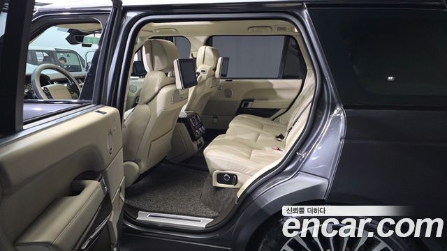 Land Rover Range Rover 2017 — photo 11