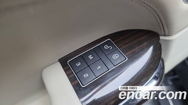 Land Rover Range Rover 2017 — photo 16