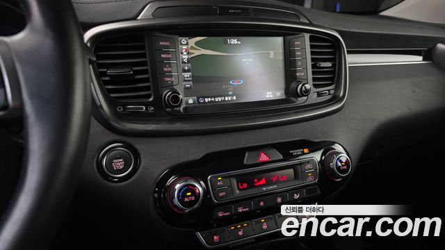 Kia Sorento 2018 — photo 13