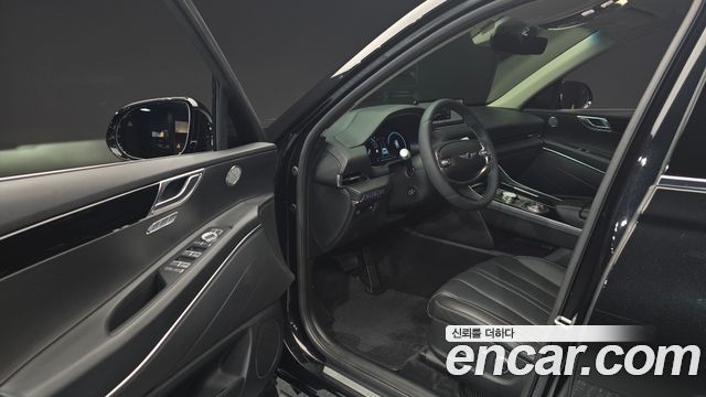Genesis GV80 2023 — photo 13