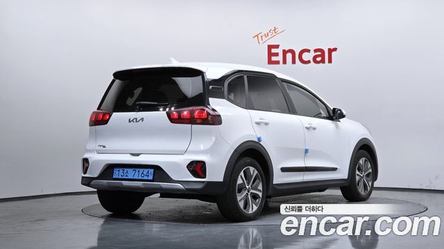 Kia Niro 2023 — photo 2