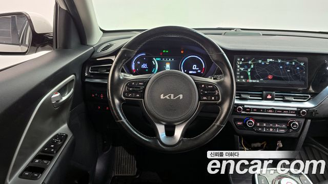 Kia Niro 2023 — photo 13