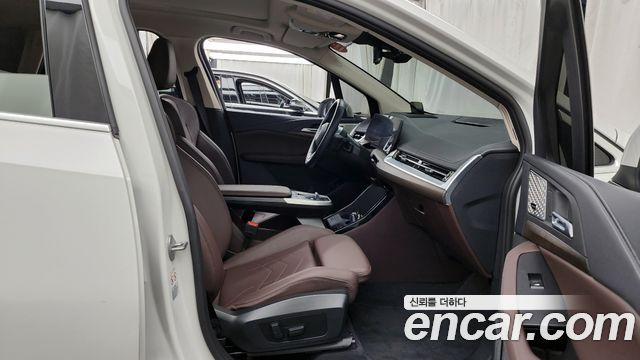 BMW 2-Series 2024 — photo 11