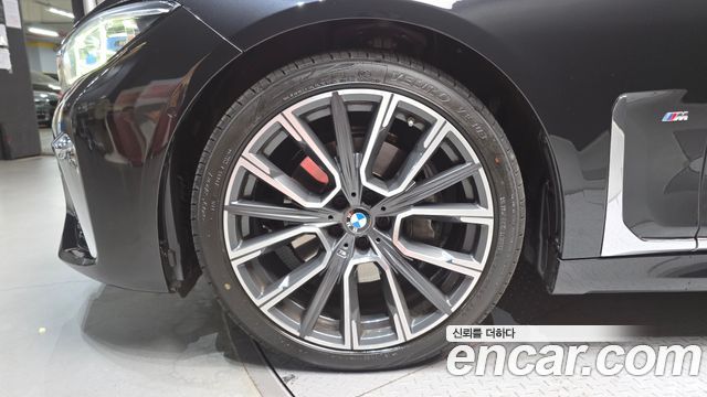 BMW 7-Series 2022 — photo 5