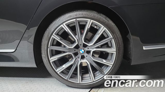 BMW 7-Series 2022 — photo 7