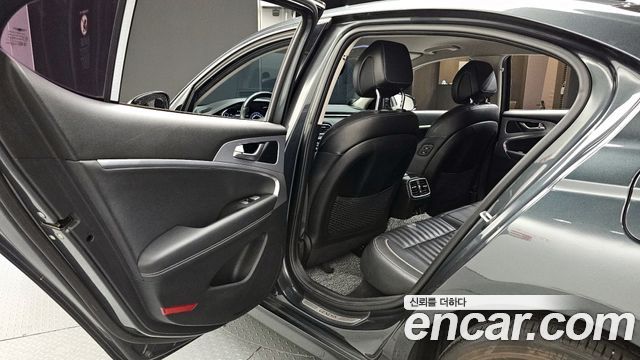 Genesis G70 2018 — photo 18