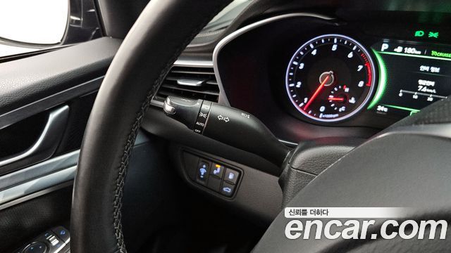 Genesis G70 2018 — photo 22