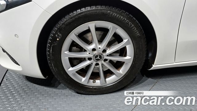 Mercedes-Benz A-Class 2020 — photo 5