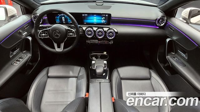 Mercedes-Benz A-Class 2020 — photo 10