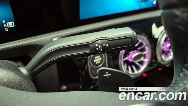 Mercedes-Benz A-Class 2020 — photo 12