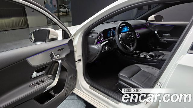 Mercedes-Benz A-Class 2020 — photo 13