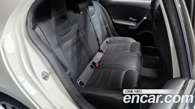 Mercedes-Benz A-Class 2020 — photo 17