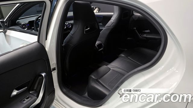 Mercedes-Benz A-Class 2020 — photo 18