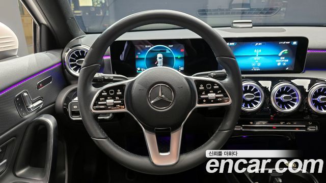 Mercedes-Benz A-Class 2020 — photo 20