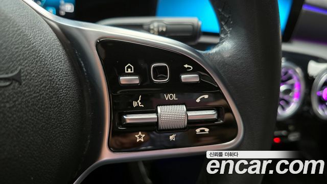 Mercedes-Benz A-Class 2020 — photo 27
