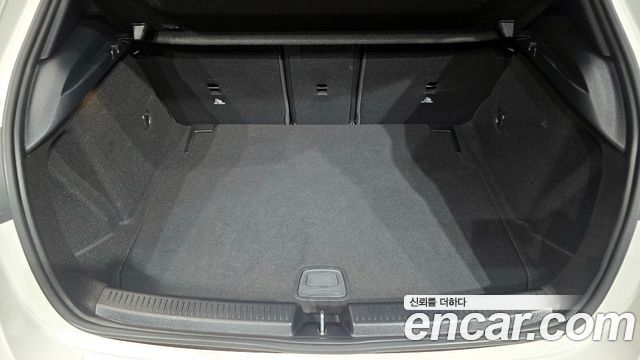 Mercedes-Benz A-Class 2020 — photo 29