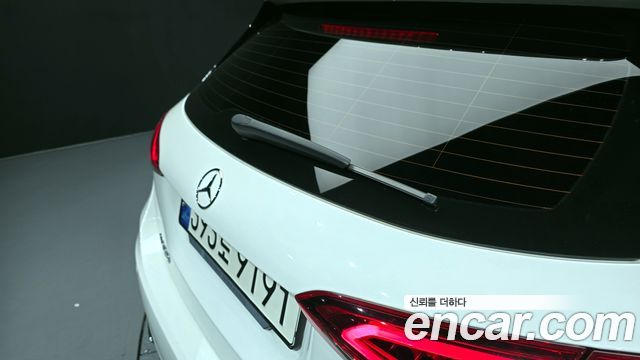 Mercedes-Benz A-Class 2020 — photo 30