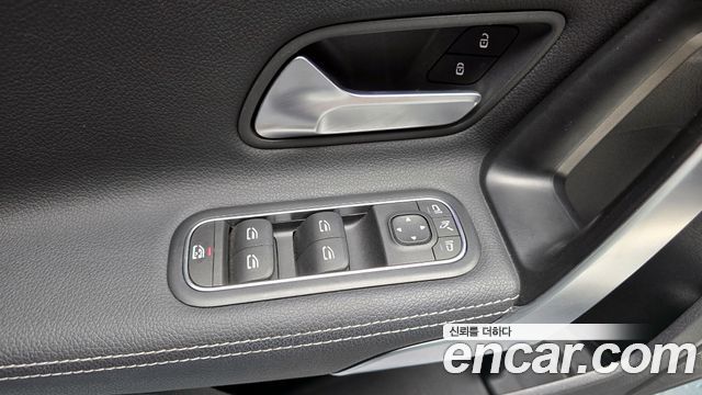 Mercedes-Benz A-Class 2020 — photo 33