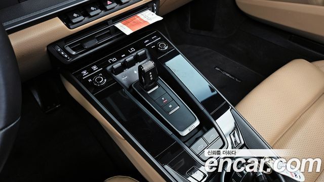 Porsche 911 2022 — photo 12