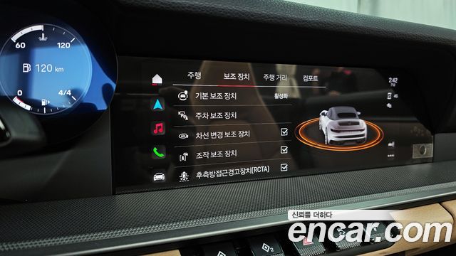 Porsche 911 2022 — photo 25