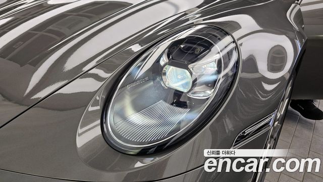 Porsche 911 2022 — photo 8