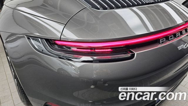 Porsche 911 2022 — photo 9