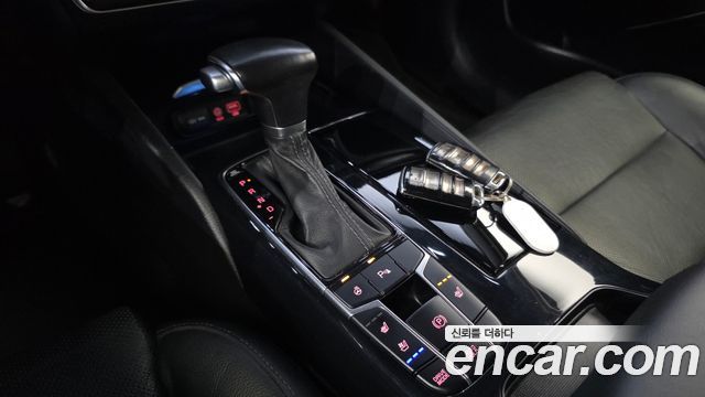 Kia K7 2017 — photo 12